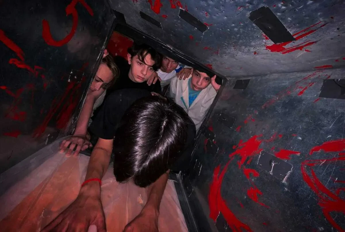 Квест-перфоманс «СУМАСШЕДШИЙ ПРОФЕССОР» Квест-перфоманс «СУМАСШЕДШИЙ ПРОФЕССОР»